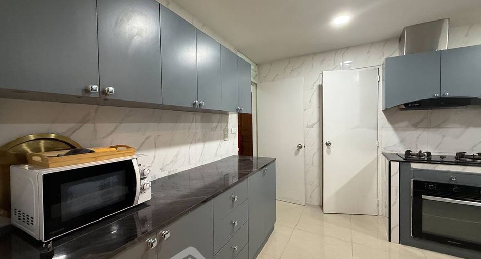 出售 3 卧室 公寓 在 Khlong Toei, 曼谷