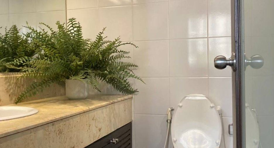 Condo en venta de 2 habitaciones en Khlong Toei, Bangkok