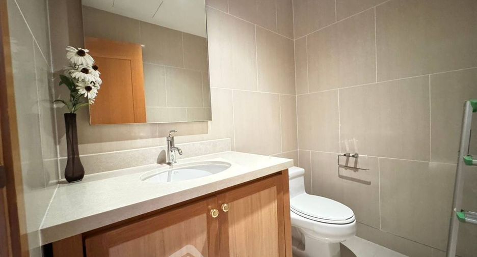 For rent and for sale 1 bed condo in Khlong Toei, Bangkok