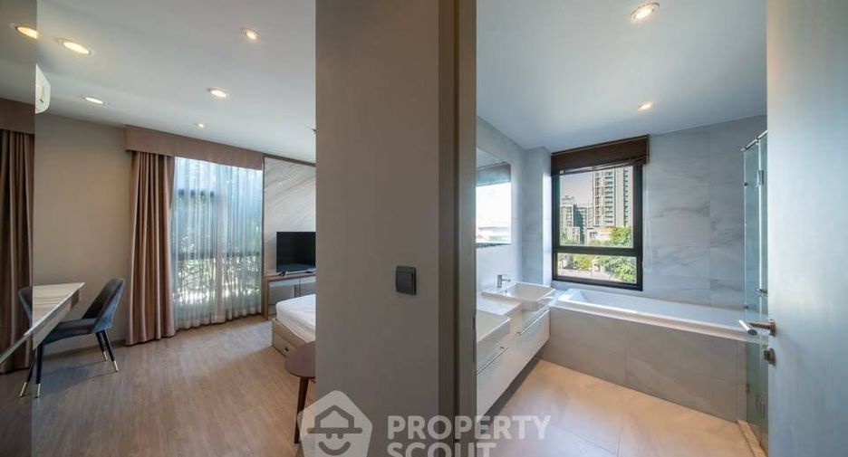For sale 2 bedrooms condo in Watthana, Bangkok