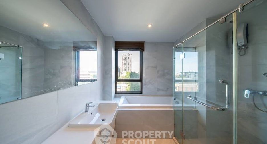 For sale 2 bedrooms condo in Watthana, Bangkok