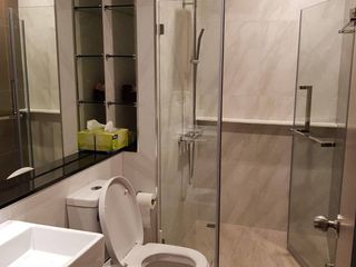 Продажа 1 кровать кондо в Пхра Кханонг, Бангкок
