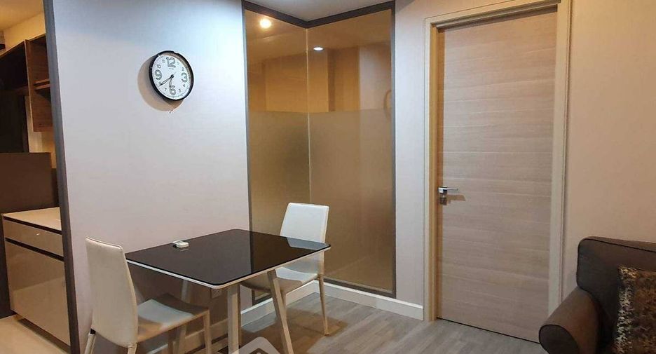 Продажа 1 кровать кондо в Сатхон, Бангкок