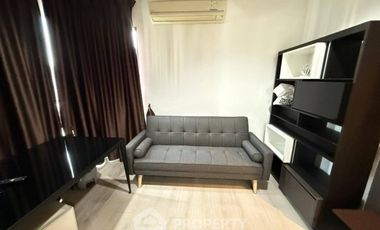 Condo en alquiler y en venta de 2 habitaciones en Huai Khwang, Bangkok
