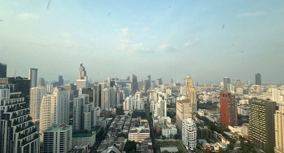 Wohnung zur Miete und zum Kauf mit 2 Zimmer in Khlong Toei, Bangkok