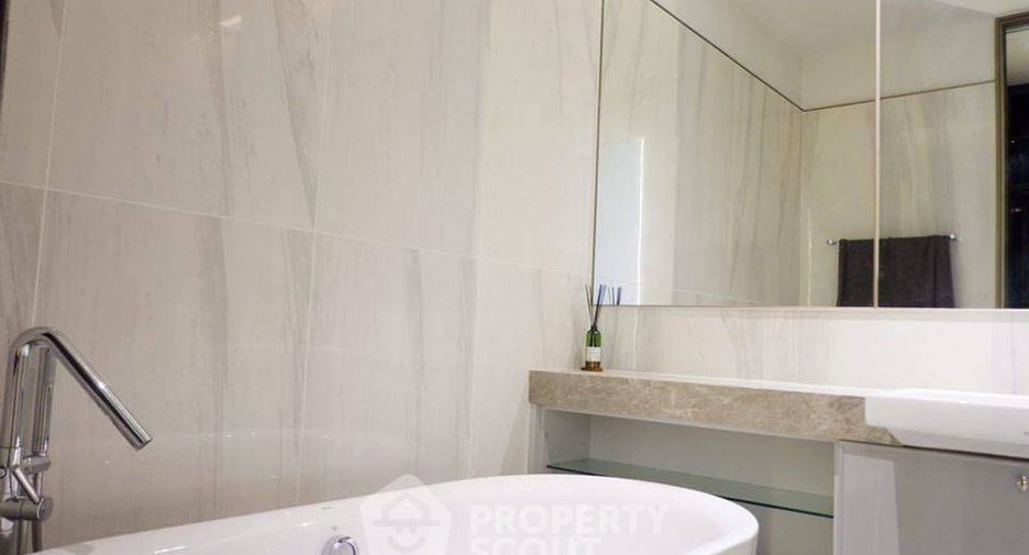 À vendre 1 chambre condo à Khlong Toei, Bangkok