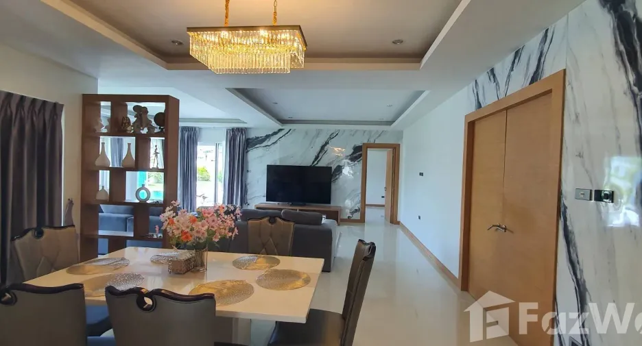 For rent 5 bedrooms villa in Bang Lamung, Chonburi