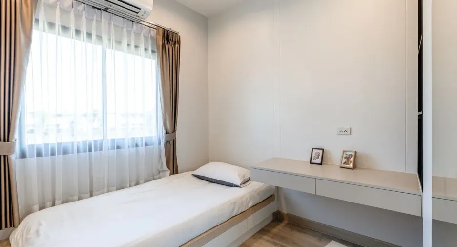 À vendre 4 chambres maison de ville à San Kamphaeng, Chiang Mai