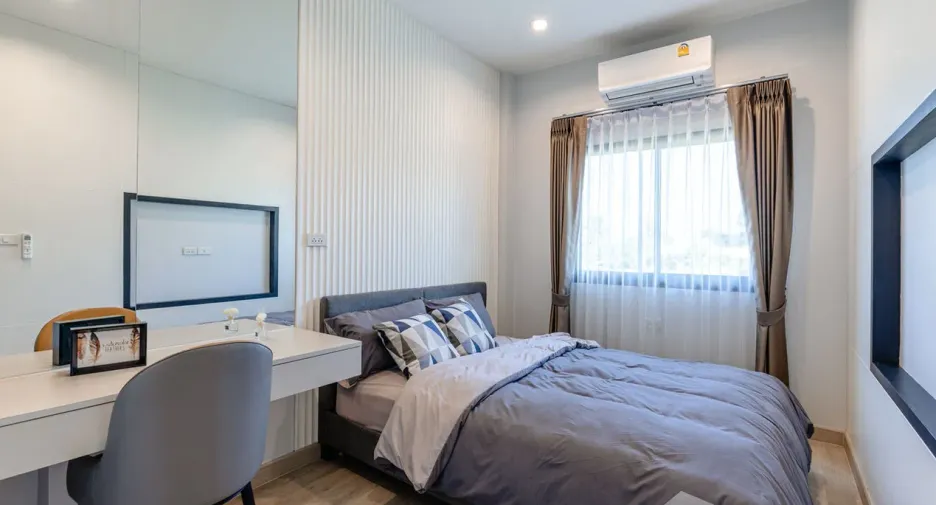 À vendre 4 chambres maison de ville à San Kamphaeng, Chiang Mai
