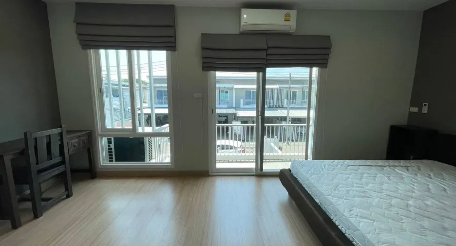 ให้เช่า 3 ห้องนอน ทาวน์เฮ้าส์ ใน เมืองเชียงใหม่, เชียงใหม่