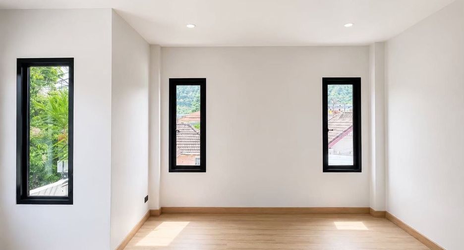 For sale 4 ベッドルーム house in Mueang Phuket, Phuket