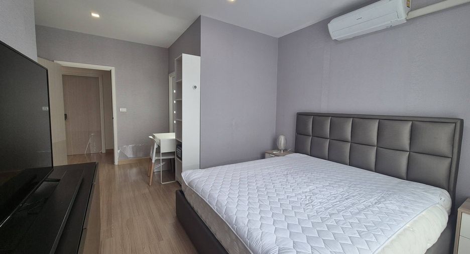 For rent 3 bedrooms townhouse in Chom Thong, Bangkok