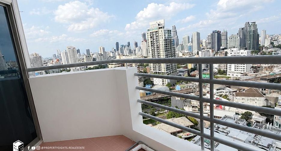 For rent 2 bedrooms condo in Khlong Toei, Bangkok