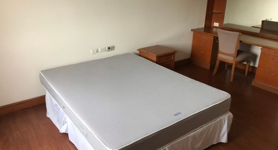 Wohnung zur Miete mit 3 Zimmer in Watthana, Bangkok