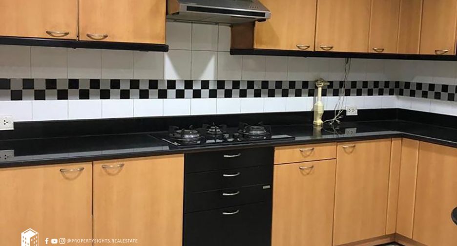 For rent 3 bedrooms condo in Watthana, Bangkok