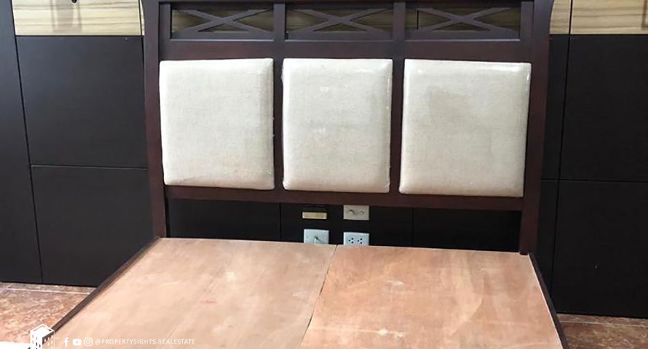 For rent 3 bedrooms condo in Watthana, Bangkok