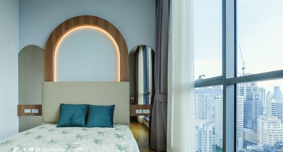 For rent 3 bedrooms condo in Khlong Toei, Bangkok