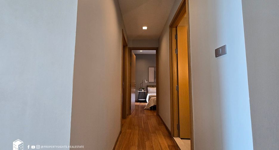 For rent 3 bedrooms condo in Khlong Toei, Bangkok