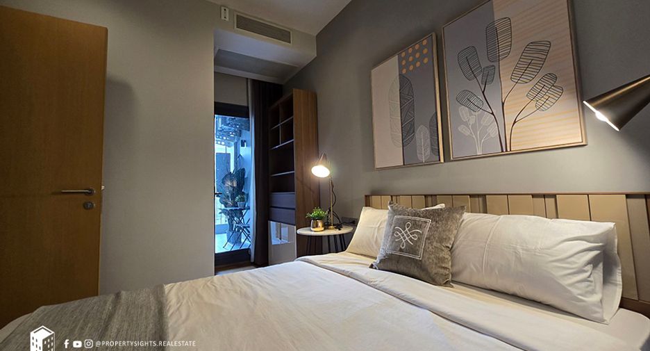 For rent 3 bedrooms condo in Khlong Toei, Bangkok