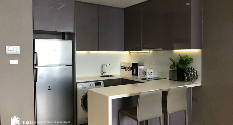 For rent 2 bedrooms condo in Khlong Toei, Bangkok