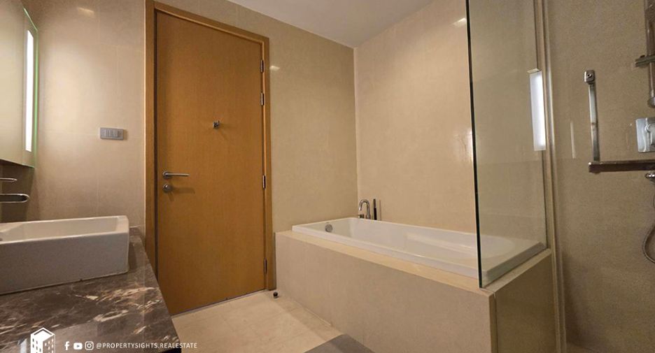 For rent 2 ベッドルーム condo in Khlong Toei, Bangkok