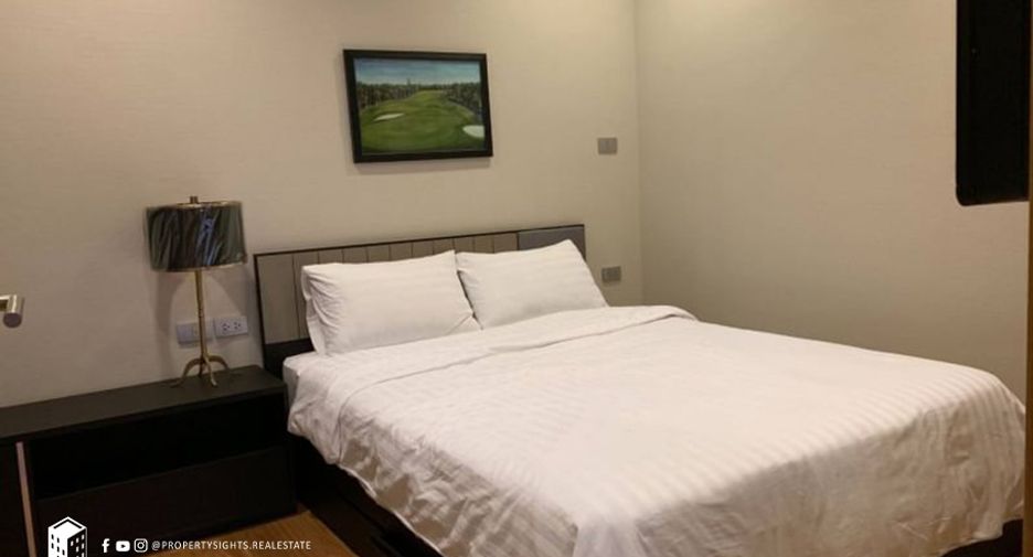For rent 3 bedrooms condo in Khlong Toei, Bangkok