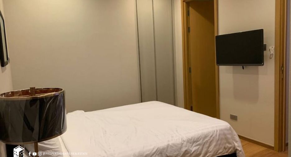 For rent 3 bedrooms condo in Khlong Toei, Bangkok