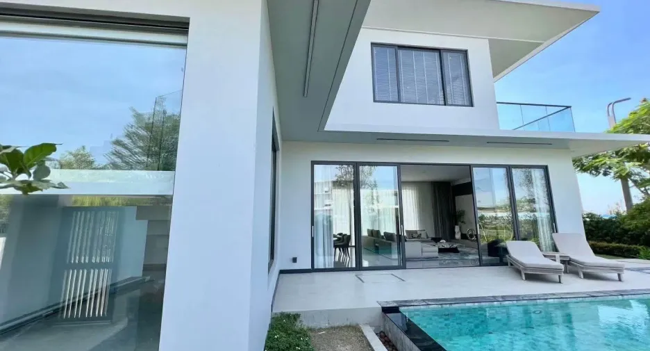 ขาย และ ให้เช่า 5 ห้องนอน วิลล่า ใน นาจอมเทียน, พัทยา