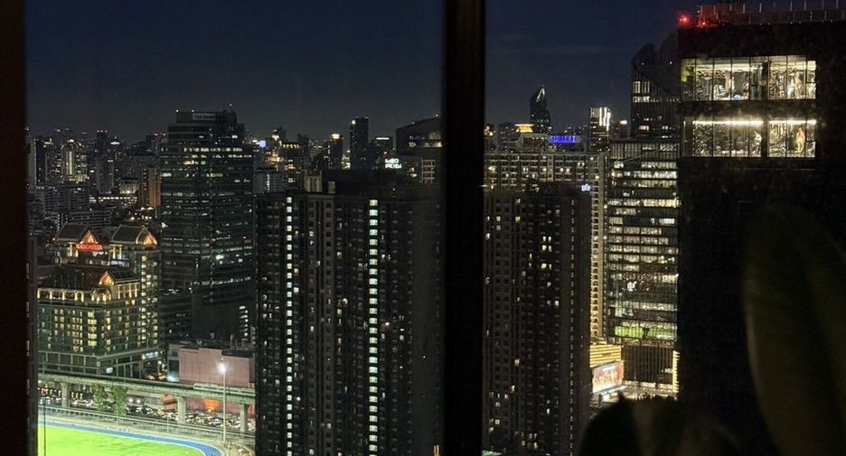 À vendre 1 chambre condo à Huai Khwang, Bangkok