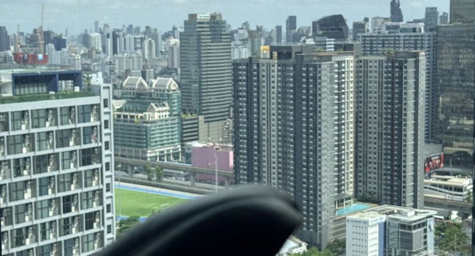 À vendre 1 chambre condo à Huai Khwang, Bangkok