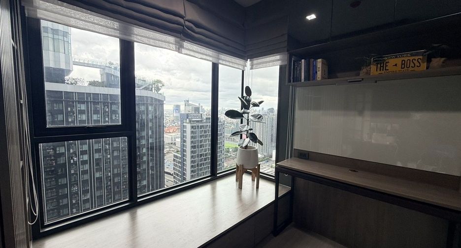 À vendre 1 chambre condo à Huai Khwang, Bangkok