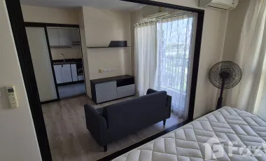 Wohnung zur Miete mit 1 Zimmer in Huai Khwang, Bangkok