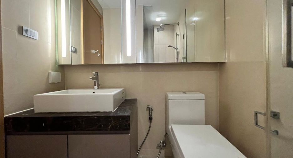 For sale 1 bed condo in Khlong Toei, Bangkok