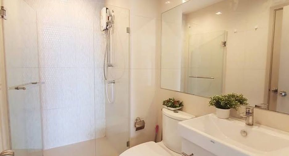 Продажа 2 спальни кондо в Кхлонг Тоеи, Бангкок