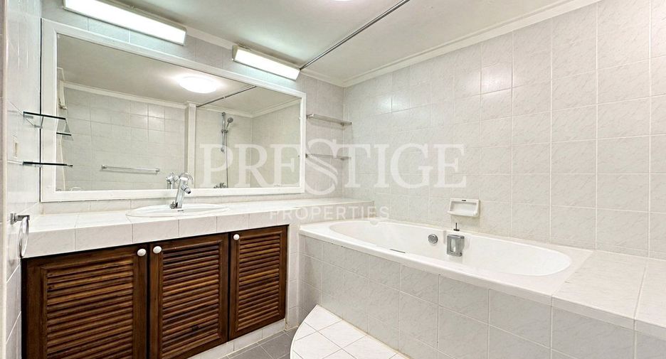 For sale 2 bedrooms condo in Na Jomtien, Pattaya