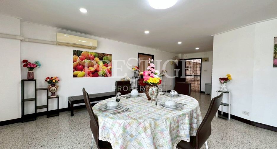For sale 2 bedrooms condo in Na Jomtien, Pattaya