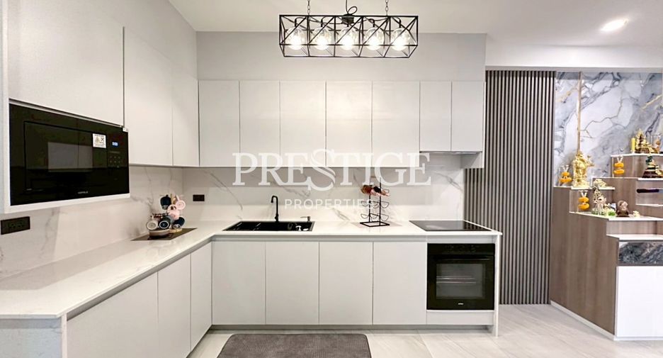 For rent 4 bedrooms house in East Pattaya, Pattaya