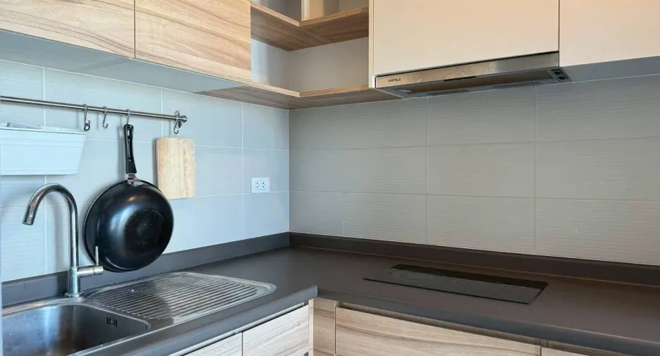 Condo en alquiler de 2 habitaciones en Yan Nawa, Bangkok