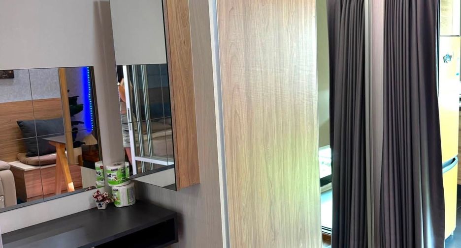 Wohnung zur Miete mit 1 Zimmer in Yan Nawa, Bangkok