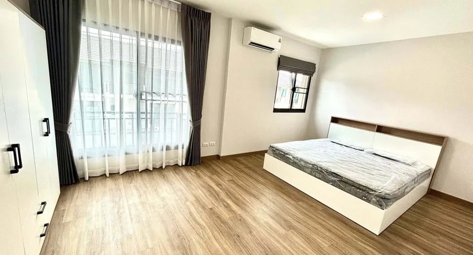 ให้เช่า 3 ห้องนอน ทาวน์เฮ้าส์ ใน เมืองเชียงใหม่, เชียงใหม่