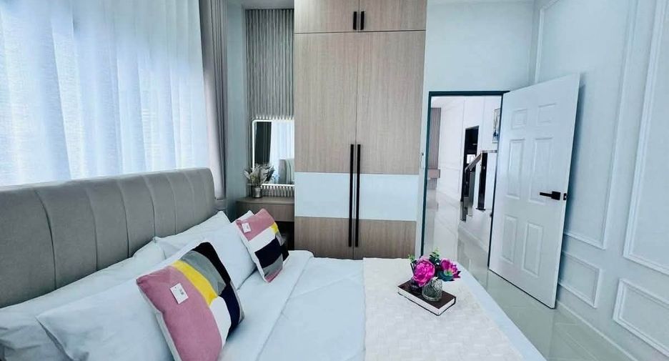 For sale 3 bedrooms villa in Bang Lamung, Chonburi