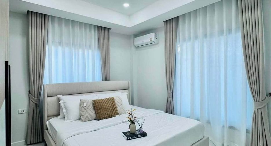 For sale 3 bedrooms villa in Bang Lamung, Chonburi