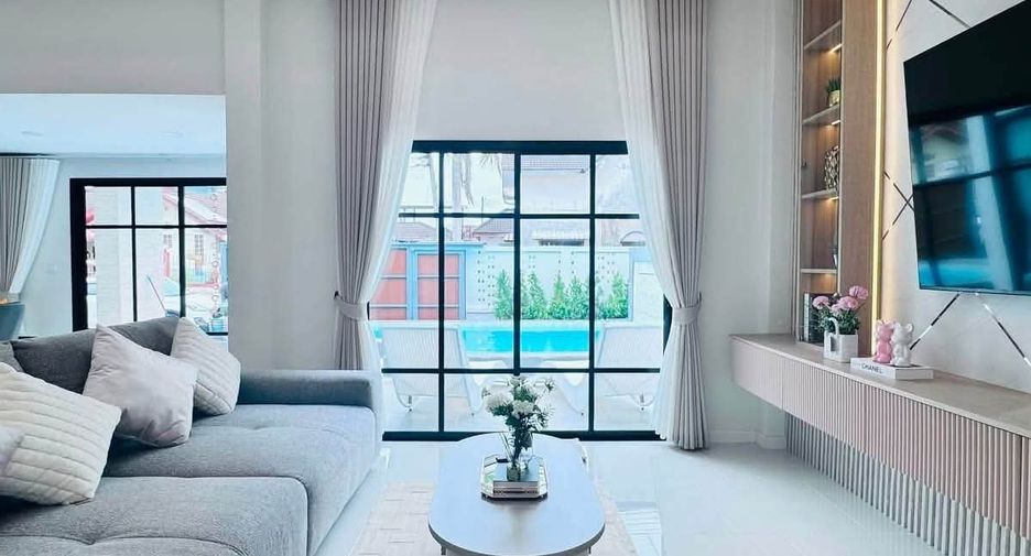 For sale 3 bedrooms villa in Bang Lamung, Chonburi