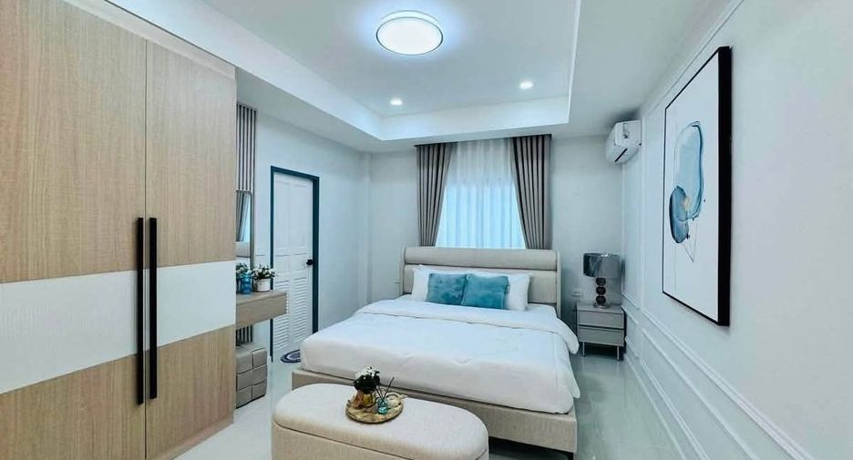 For sale 3 bedrooms villa in Bang Lamung, Chonburi