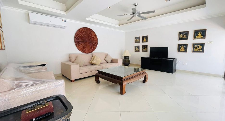 For rent 3 bedrooms villa in Bang Lamung, Chonburi