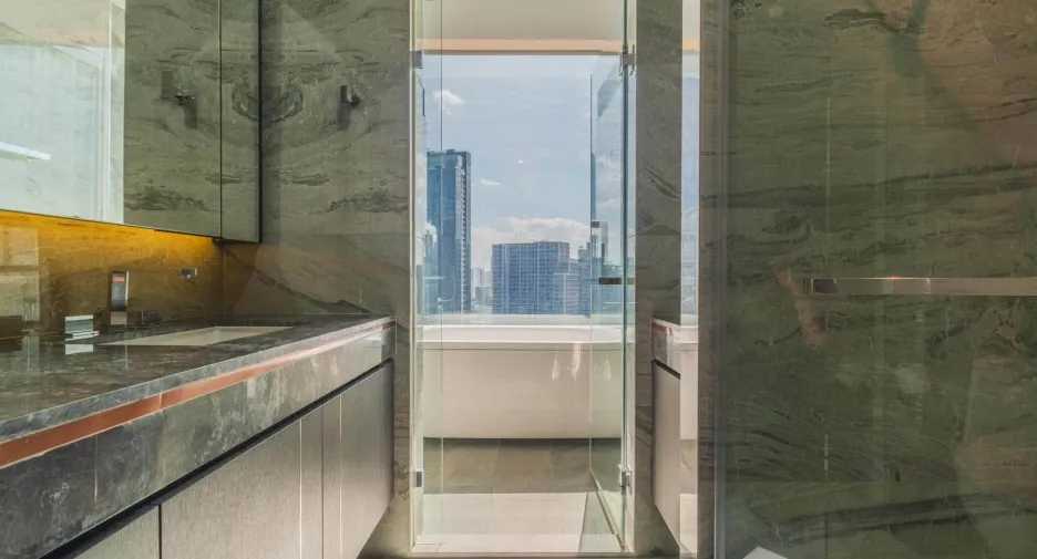 Wohnung zur Miete mit 2 Zimmer in Khlong Toei, Bangkok