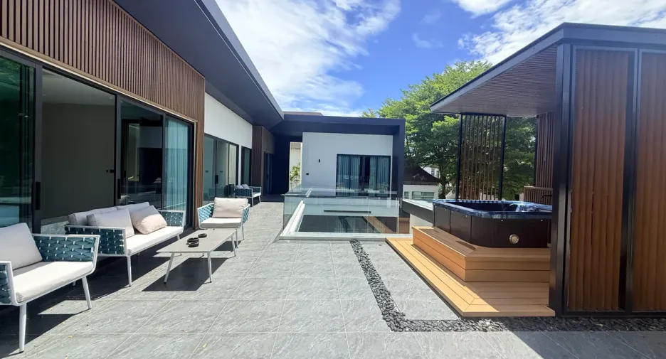 For rent and for sale 7 bedrooms house in Bang Lamung, Chonburi