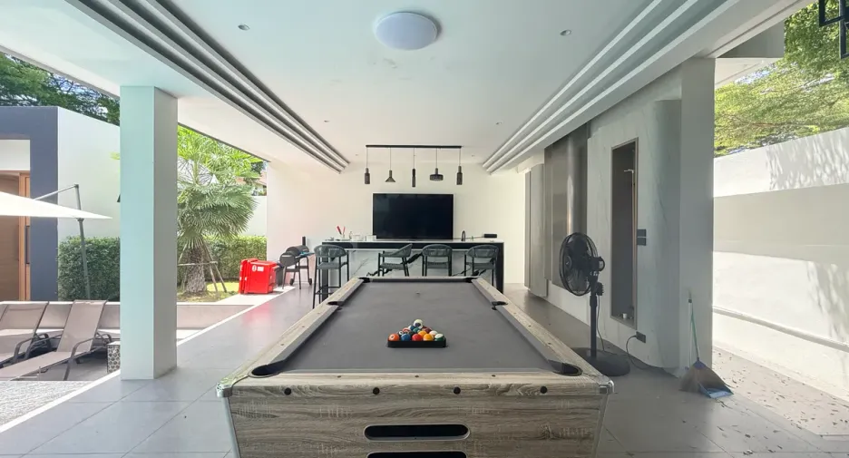 For rent and for sale 7 bedrooms house in Bang Lamung, Chonburi