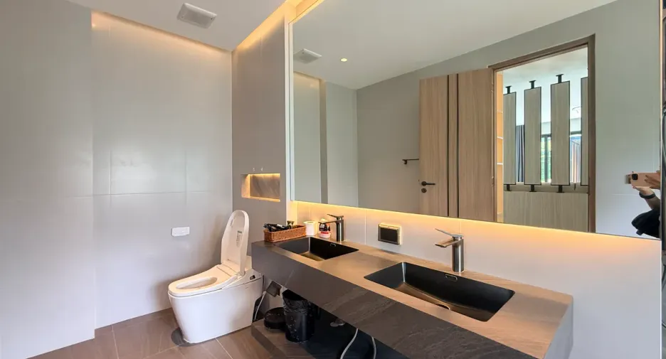 For rent and for sale 7 bedrooms house in Bang Lamung, Chonburi