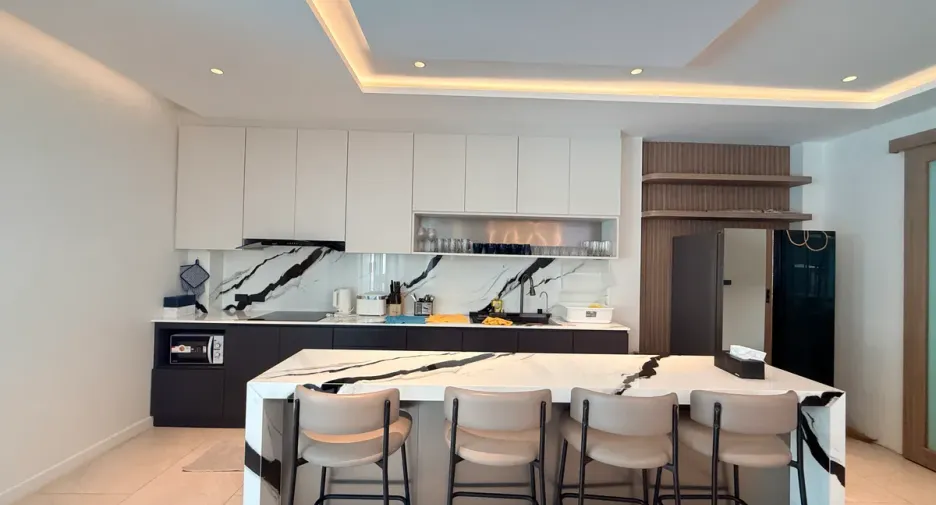 For rent and for sale 7 bedrooms house in Bang Lamung, Chonburi